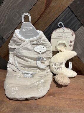 Cream 'Welcome Baby' Musical Pull Toy & Swaddle Set 0-3 Months